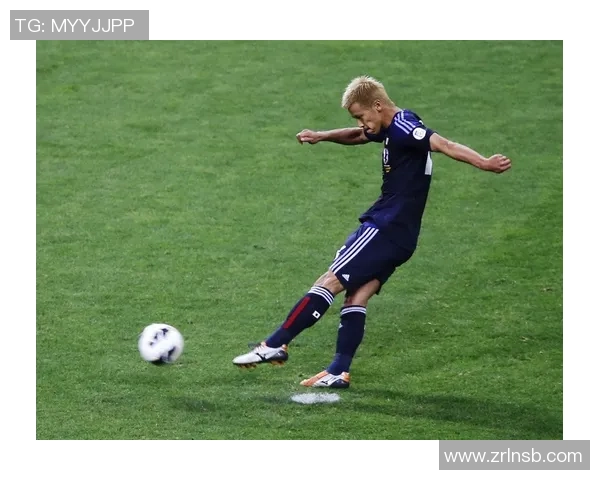 女明星们如何在足球明星面前变身小迷妹的甜蜜瞬间揭秘